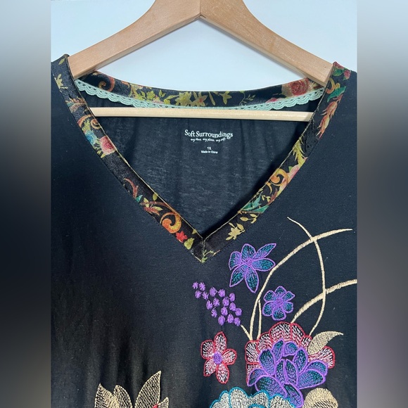 Soft Surroundings Floral Embroidered Blouse Black Purple Teal V Neck Size 1X - Picture 3 of 8
